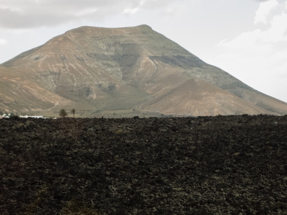 TIMANFAYA-MOUNTAIN